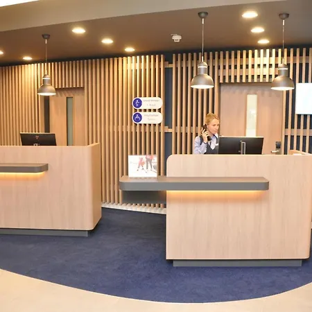 Express - By Ihg فندق