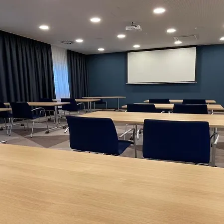 فندق Express - By Ihg 3*