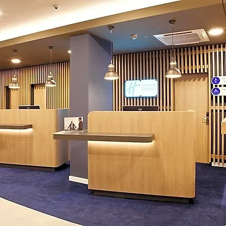 Express - By Ihg 호텔 3*