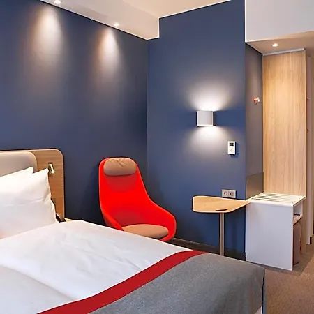 Hotel Express - By Ihg 3*