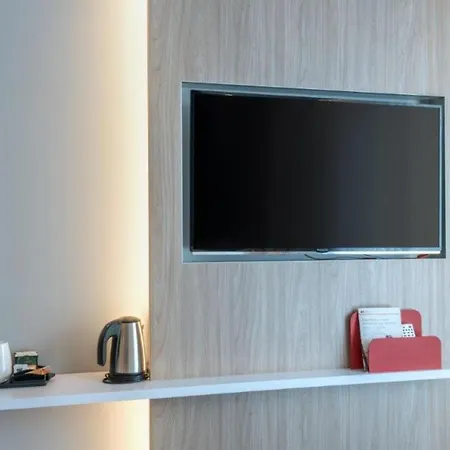 Express - By Ihg 호텔 3*